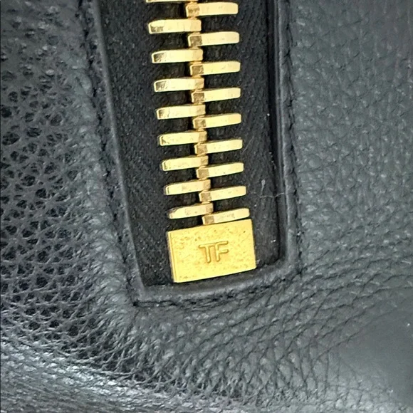 TOM FORD Elegant Black Leather Handbag - Picture 4 of 14